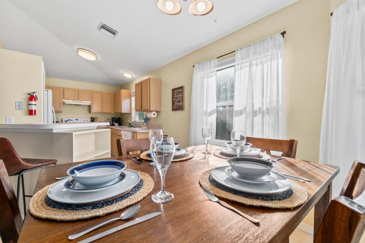 Heart Of The Waves - 3Br & 2Ba Beach Retreat - New Hot Tub - Outside Patio With Grill & Seating, Steps To Fun! Melbourne Exteriör bild
