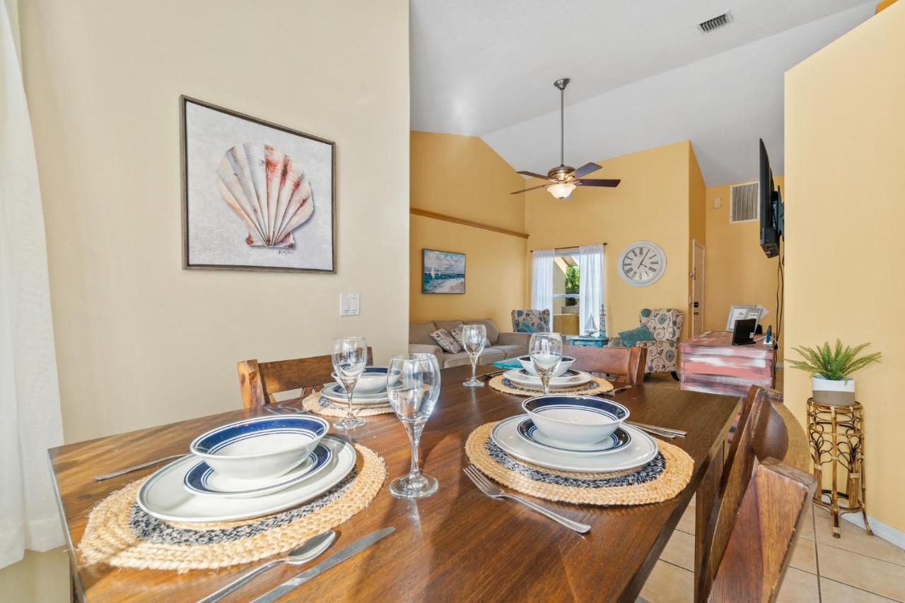 Heart Of The Waves - 3Br & 2Ba Beach Retreat - New Hot Tub - Outside Patio With Grill & Seating, Steps To Fun! Melbourne Exteriör bild